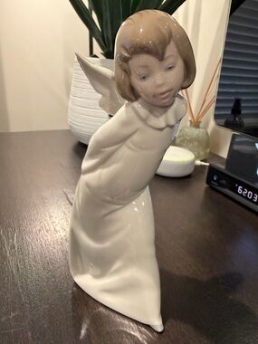 Lladro Cream Porcelain Figurine with Blue Factory Stamp